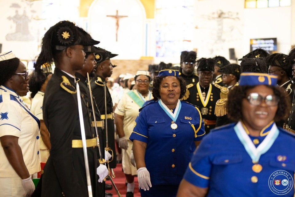 Ladies Auxiliary officers in ceremonial procession